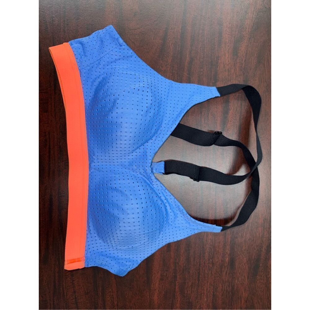 Victoria’s Secret Sports Bra Size 32A